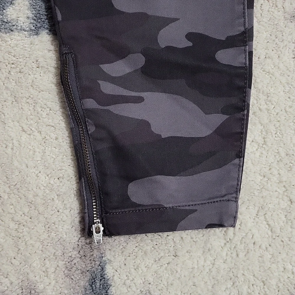 Knox Rose Gray Camo Pants